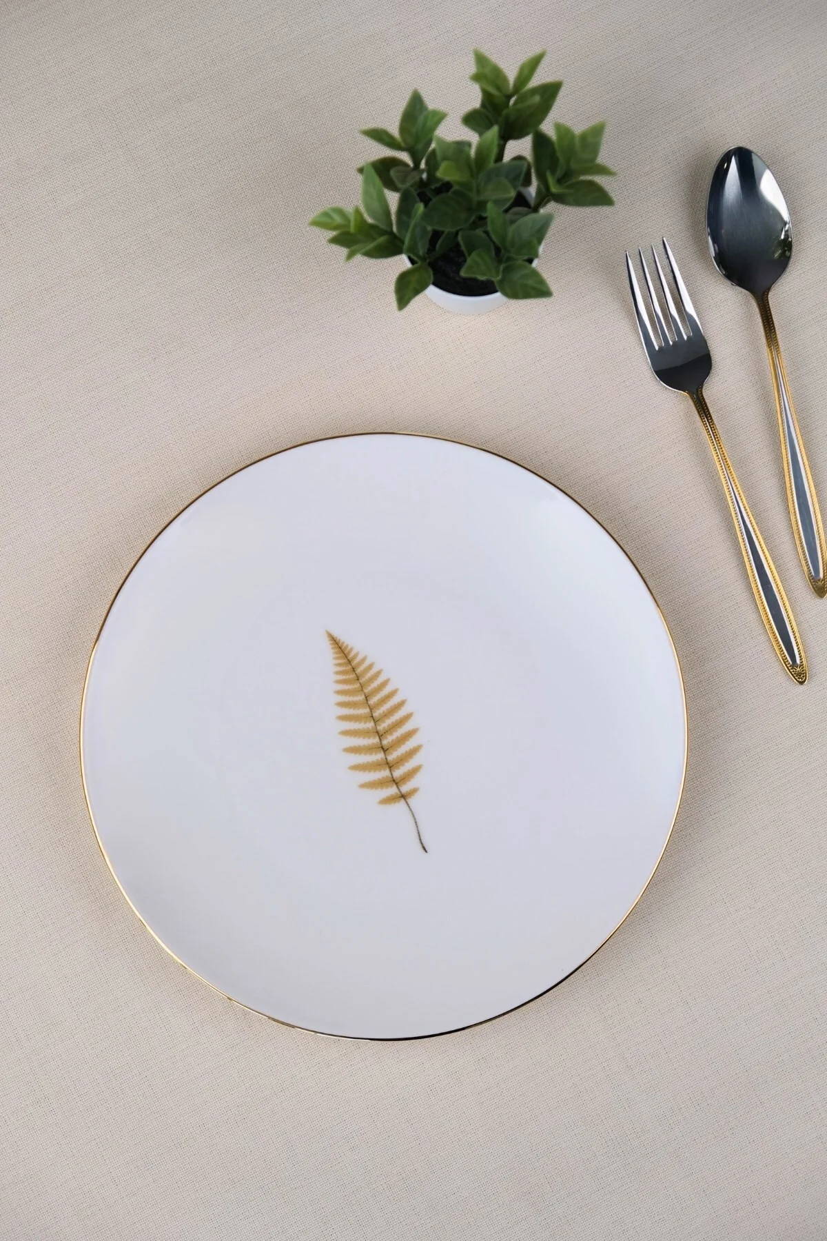Tabak Evi Porselen Natura Fern Altın Yaldız Pasta Tabağı 20,50cm Tekli - tabakevi Görsel 4