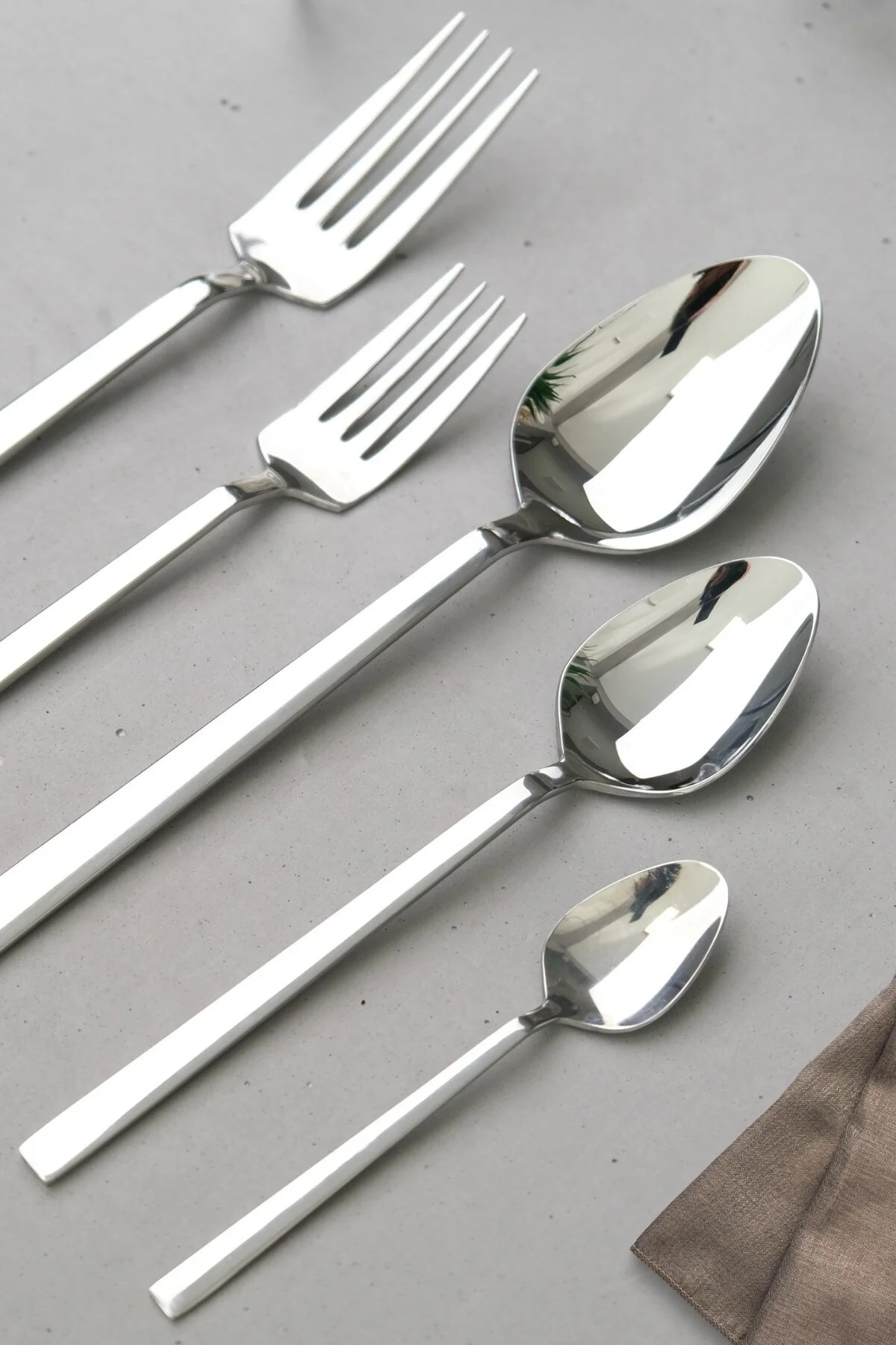 Doğa Yemek - Tatlı Çatal Kaşık ve Çay Kaşık Takımı 18/10 Paslanmaz Çelik 6 Kişilik 30 Parça - Lugga Görsel 2