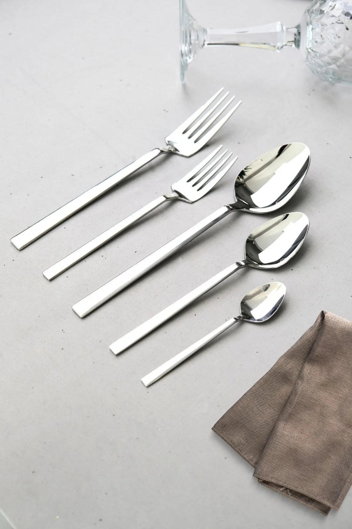 Doğa Yemek - Tatlı Çatal Kaşık ve Çay Kaşık Takımı 18/10 Paslanmaz Çelik 6 Kişilik 30 Parça - Lugga
