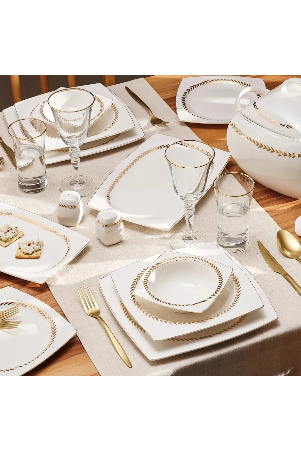 Başak Fine Bone 60 Parça 12 Kişilik Kare Yemek Takımı Gold