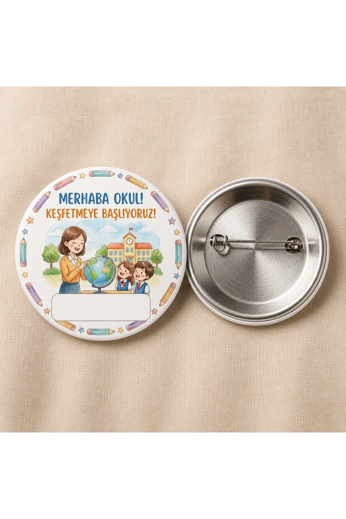 Merhaba Okul - Keşfetmeye Başlıyoruz - Okul ve Öğrenci Temalı 58mm İğneli Metal Buton Rozet