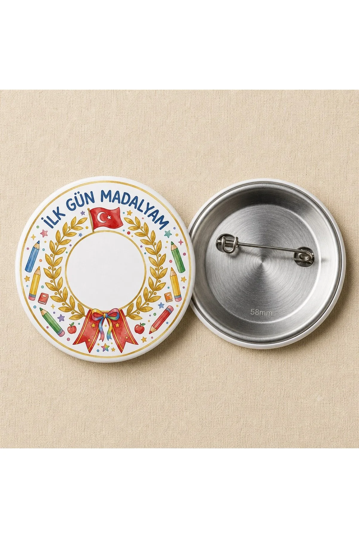 İlk Gün Madalyam - Okul ve Öğrenci Temalı 58mm İğneli Metal Buton Rozet
