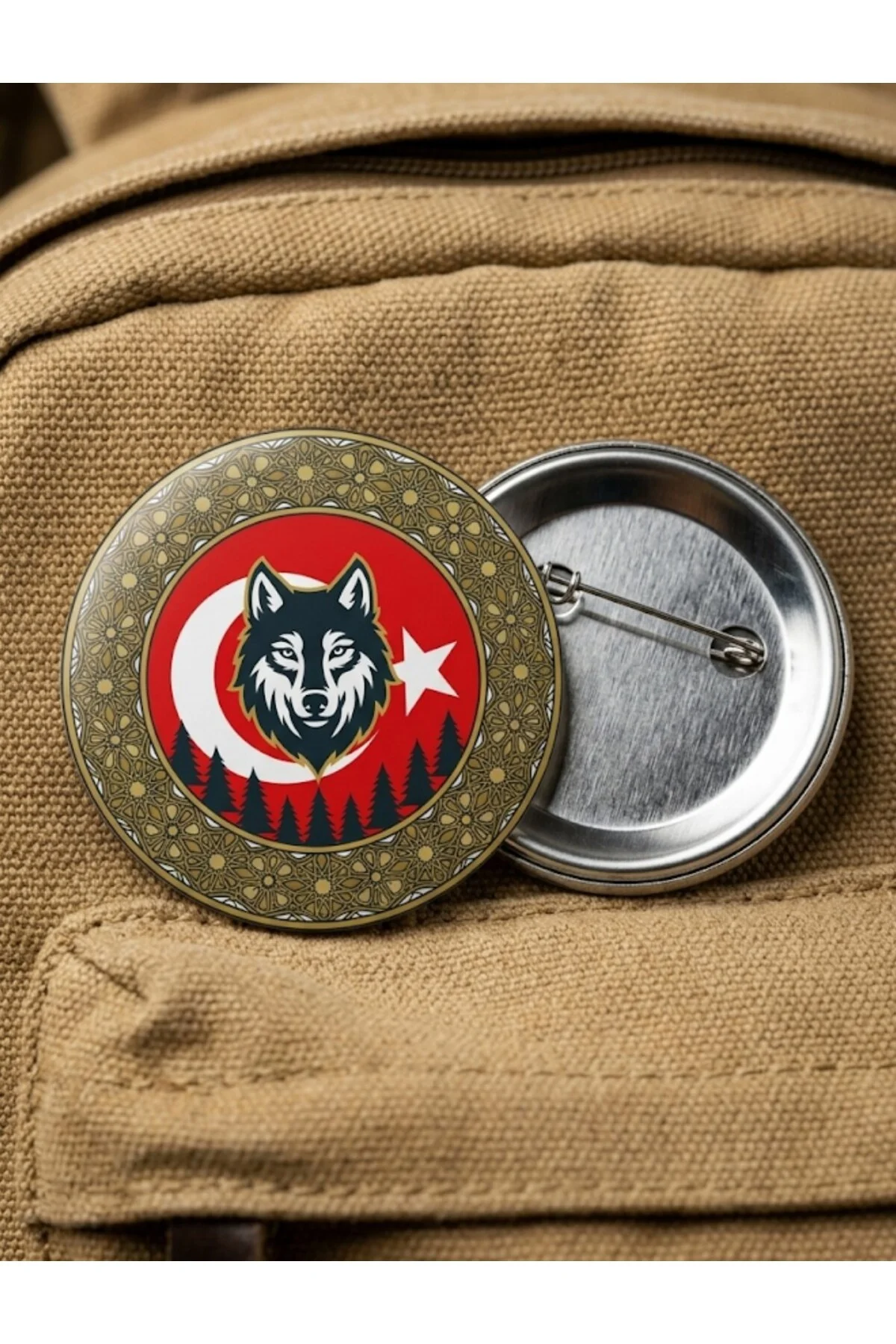 Kırmızı Ay Yıldızlı Zemin Heybetli Bozkurt Portresi Gece Orman Silüetli 58mm Buton Rozeti