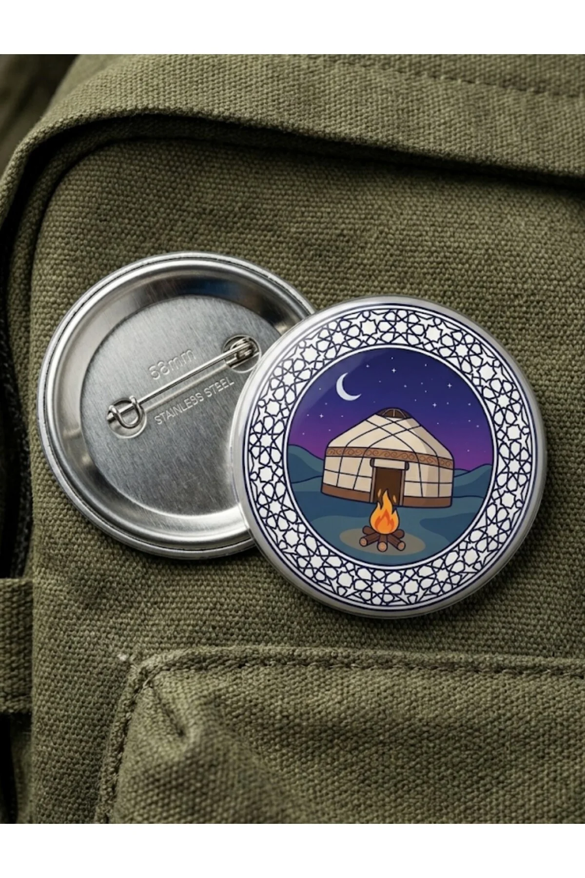 Gece Türk Otağı Yurt Çadırı Kamp Ateşi ve Hilal Yıldız Selçuklu Desenli 58mm Buton Rozeti