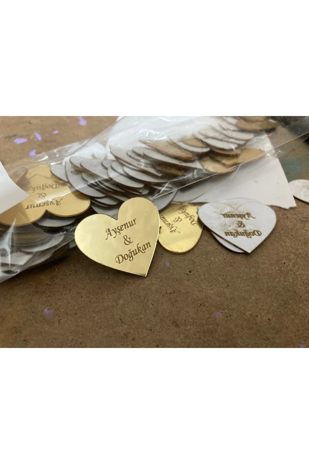 15 Adet Gold Pleksi 3 Cm Kalp Arkası Yapışkanlı Çikolata Çiçek Süsleme Ürünü Kalp Pleksi