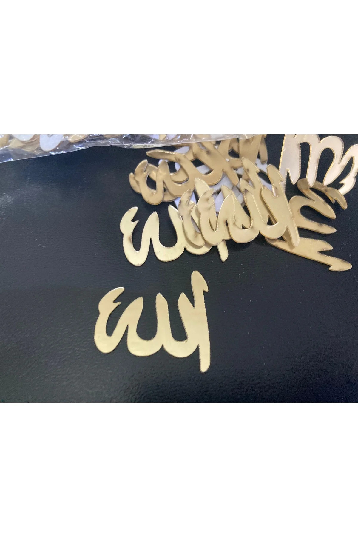 15 ADET PLEKSİ ARAPÇA ALLAH YAZISI ARKASI BANTLI PLEKSİ ETİKET 4 CM
