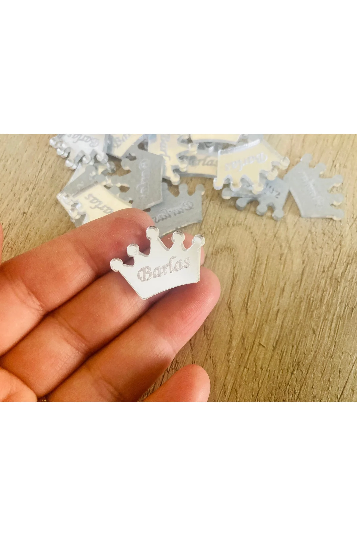 15 ADET 3 CM PLEKSİ TAÇ GÜMÜŞ VEYA GOLD PLEKSİ KRAL TACI SÜSLEME ÜRÜNÜ