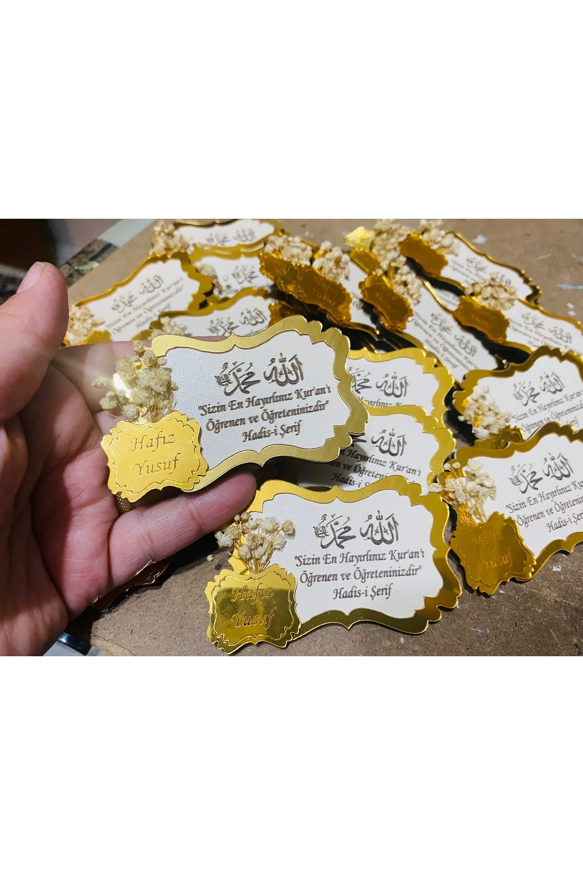 25 ADET HAFIZLIK MAGNET DUALI AHŞAP TABAN KENARI PLEKSİ MIKNATISLI SÜSLÜ HAFIZLIK MAGNETİ