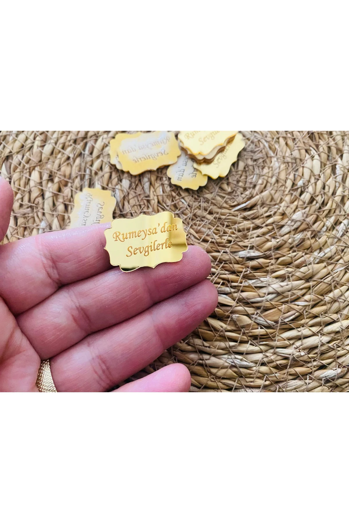 15 ADET 3x2 CM ARKASI BANTLI PLEKSİ ETİKET İSME ÖZEL PLEKSİ HEDİYELİK SÜSLEME ÜRÜNÜ - guluslazerkesim Görsel 2
