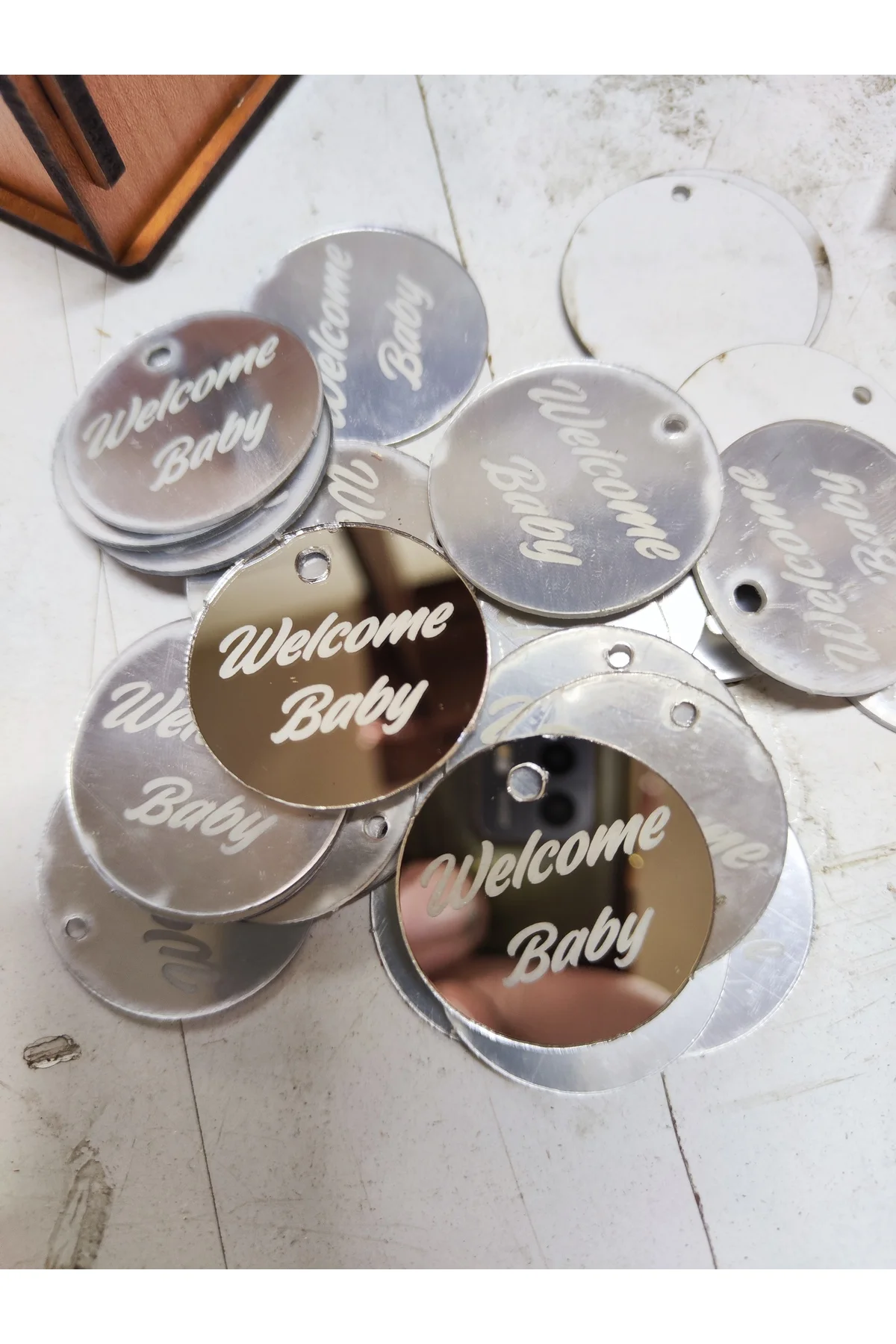 25 adet Welcome Baby yazılı Gold Gümüş (Silver) Delikli yapışkanlı etiket - Fikart Görsel 3