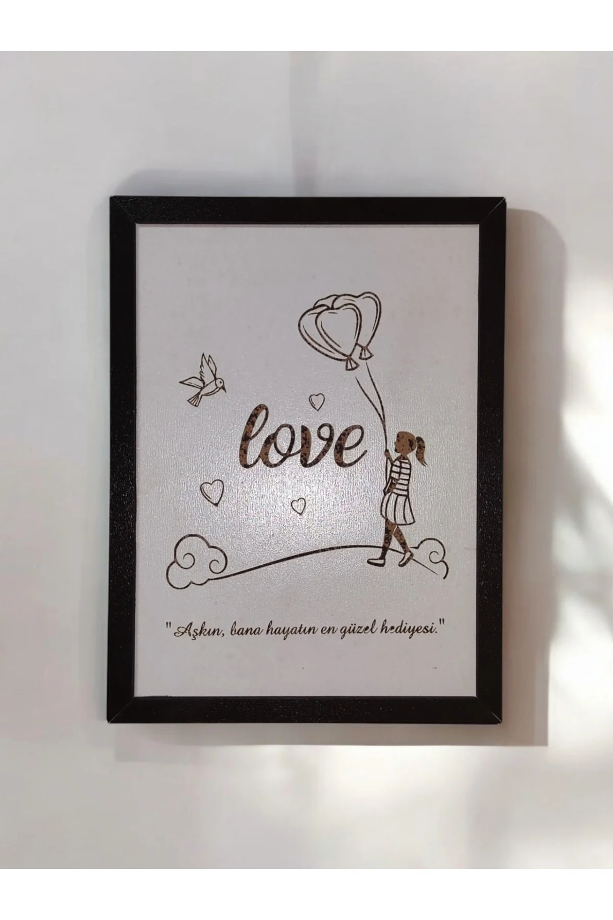 Kişiye Özel Ahşap Tablo – İsimli ve Sevgi Sözlü MDF Çerçeveli Dekoratif Duvar Tablosu (20x15 cm) - Fikart Görsel 2