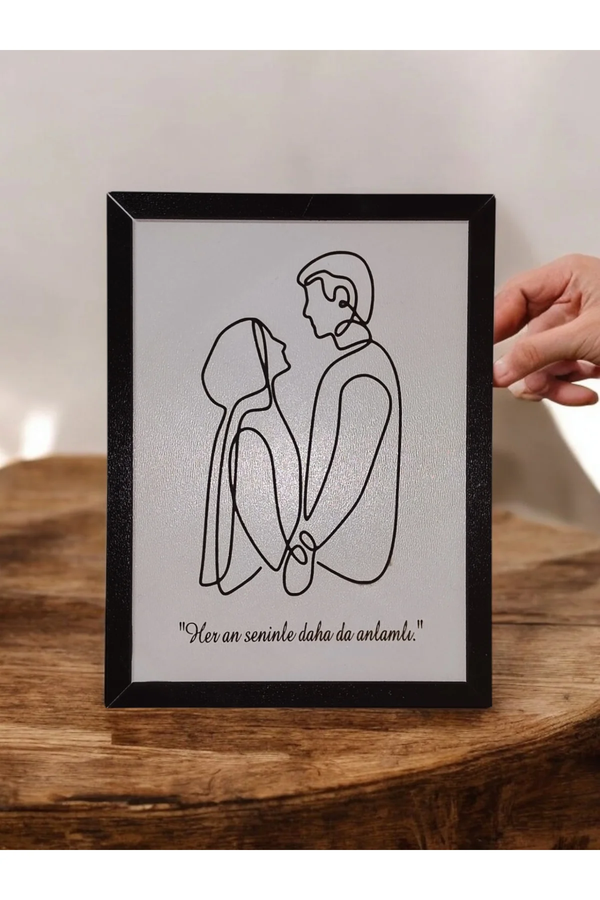 Kişiye Özel Ahşap Tablo – İsimli ve Sevgi Sözlü MDF Çerçeveli Dekoratif Duvar Tablosu (20x15 cm)