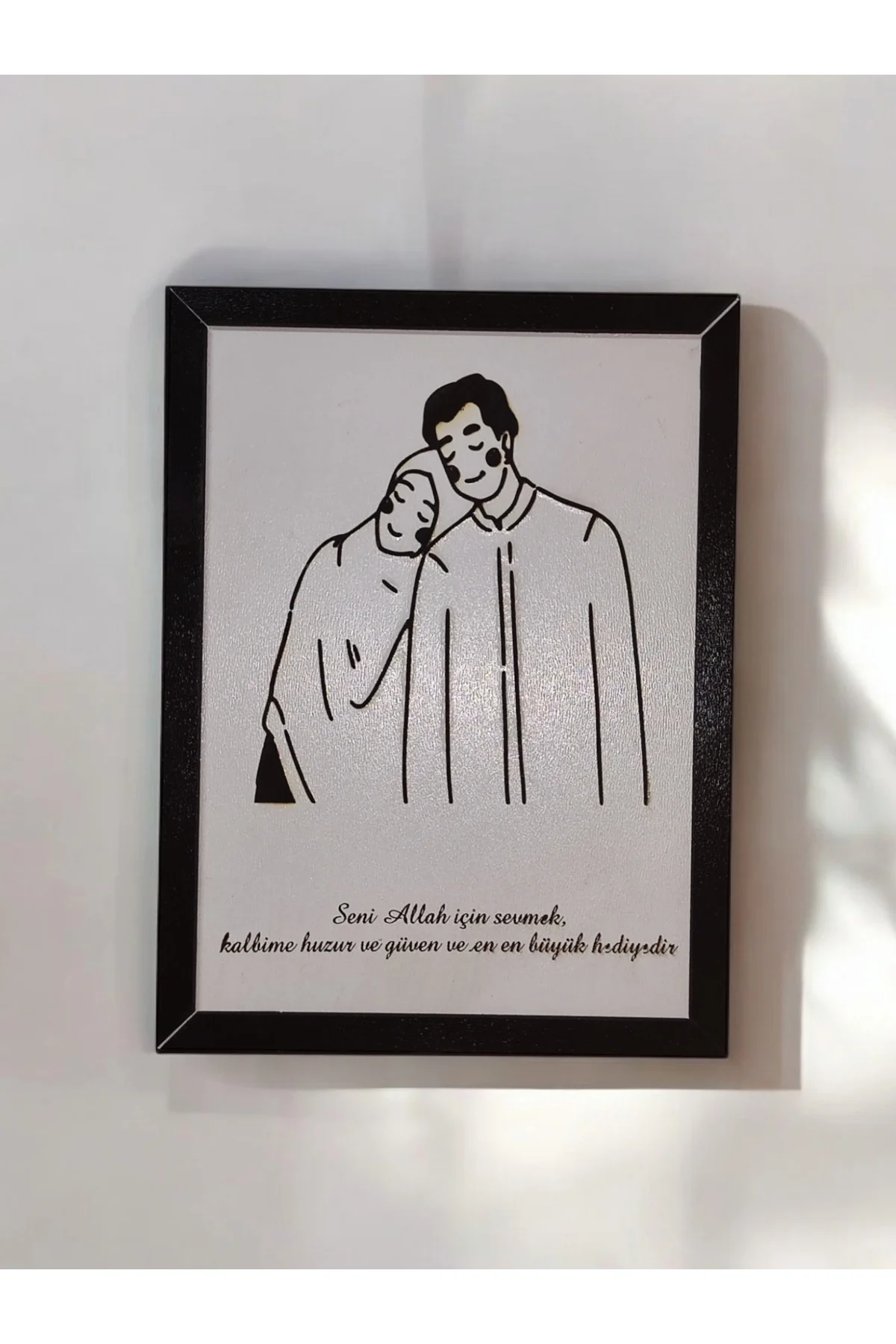 Kişiye Özel Ahşap Tablo – İsimli ve Sevgi Sözlü MDF Çerçeveli Dekoratif Duvar Tablosu (20x15 cm)