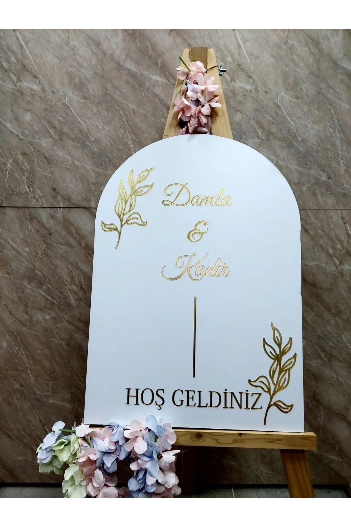 Kişiye Özel Ahşap Beyaz Mdf Ve Gold Pleksi Karşılama Panosu - Seyyar Atölye Görsel 4